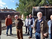 vor der Halle (Foto: Franke)