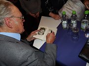 Täve im Museum (Foto: Emmelmann)