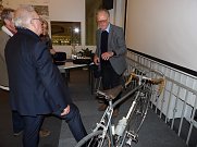 Täve im Museum (Foto: Emmelmann)