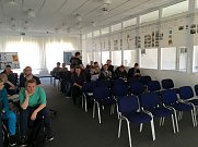 Zeugnisausgabe (Foto: IFA )