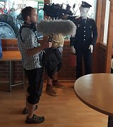 die Presse wartet  (Foto: U. Emmelmann)