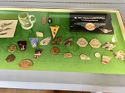 Plaketten der Rollertreffen Sammlung MUST (Foto: IFA Museum HGF)