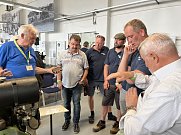 Besucher mit Fahrzeugen (Foto: hgfranke)