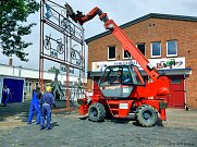 Wandbild erhält neuen Platz (Foto: Geiger)