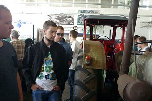 Sch&uuml;ler vom BSZ Sondershausen im IFA Museum