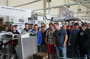 Sch&uuml;ler vom BSZ Sondershausen im IFA Museum