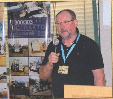 Bild: W. J&auml;hn beim Vortrag