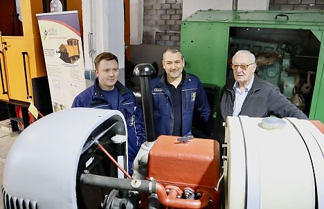 Bild: v.l. Louis Piskulla, Kai Krauth&ouml;fer, Udo K&uuml;rbis