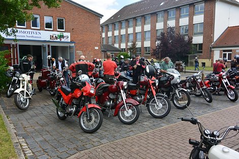 Reisende in Sachen JAWA (Foto: franke)