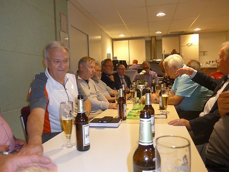 am Ende noch ein kleines Bier  (Foto: W. Geiger)