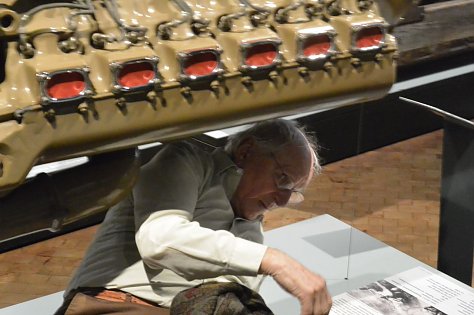 Bild: Unter dem Motor