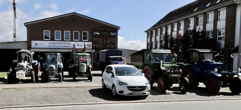 Schlepperparade (Foto: K. Bierwisch)