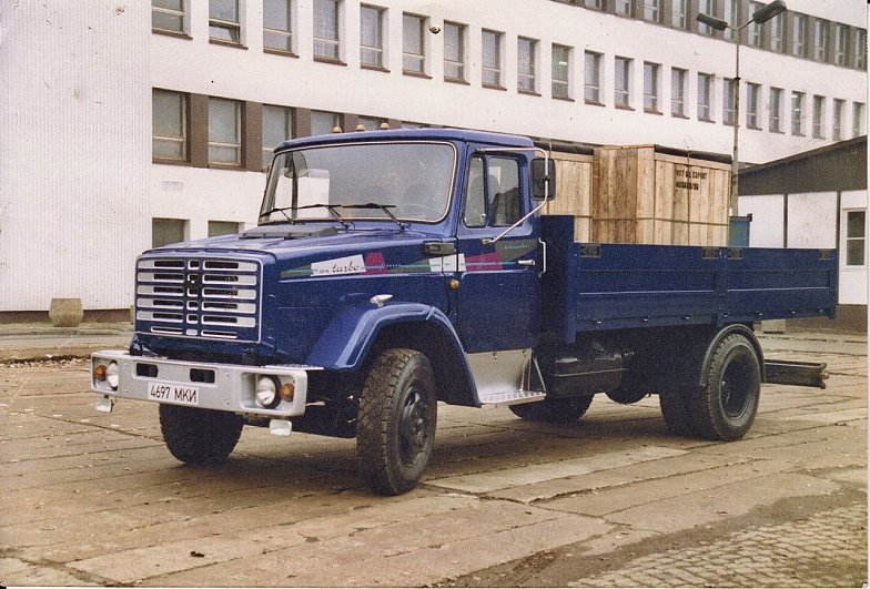 LKW SIL 4331 nach dem Umbau in Nordhausen. Motorisierung mit einem 4 Zylinder Dieselmotor mit Turboaufladung und Ladeluftk&uuml;hlung 4 VD 13,5/12 ALSRF 180 PS 2 Prototypen hergestellt (Foto: Th&uuml;r. Motorenwerke / IFA-Musem )